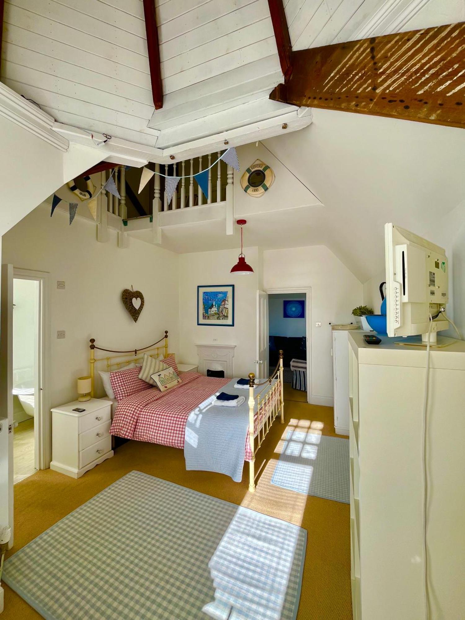 Appartamento Lyme Regis Renovated Period Seaside Flat Esterno foto